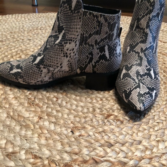 Halogen booties - Picture 1 of 4